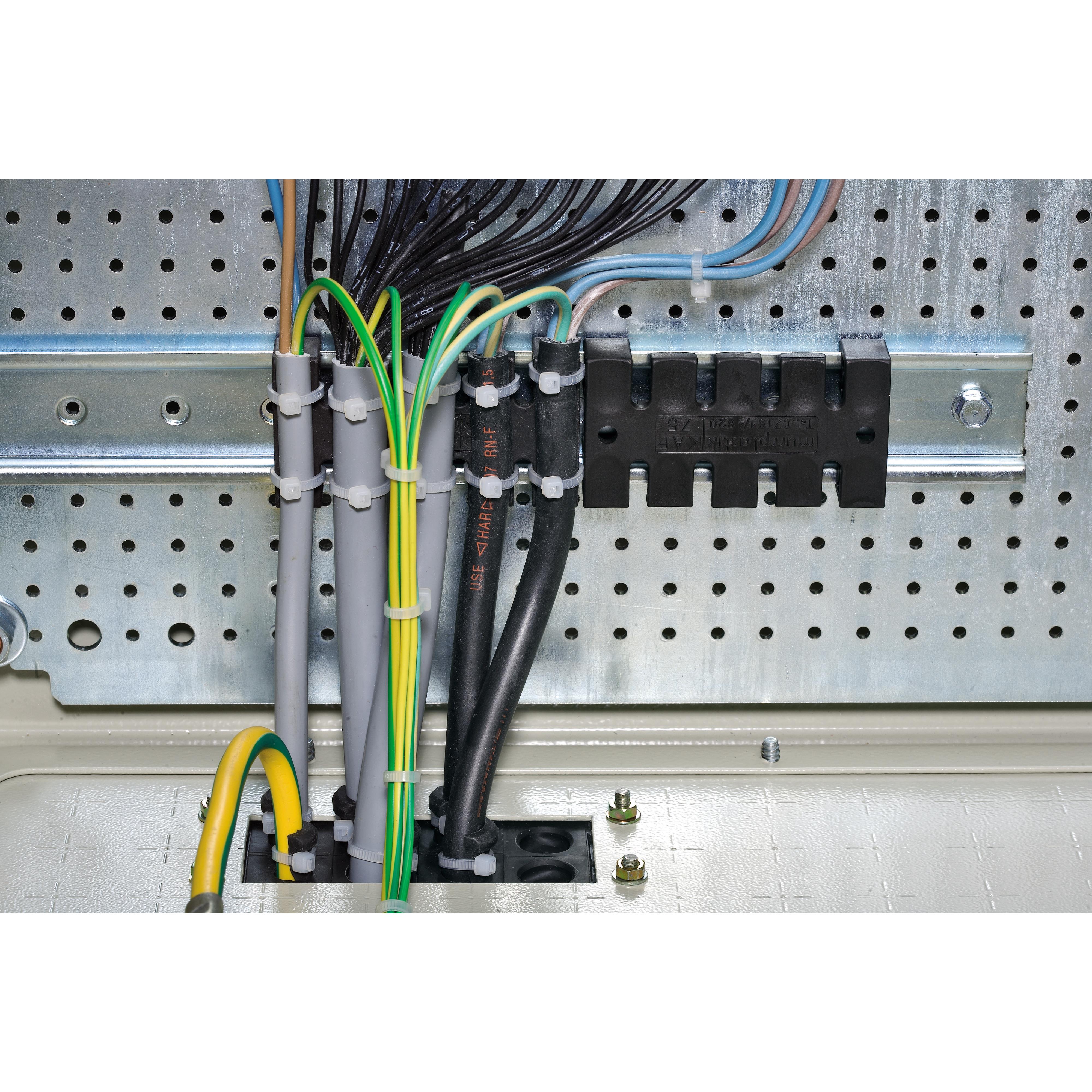 Schneider Electric_NSYSCCDINLG140