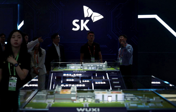 SK Hynix AI Memory - Full-Stack AI Infrastructure Leader | HBM, DRAM, NAND
